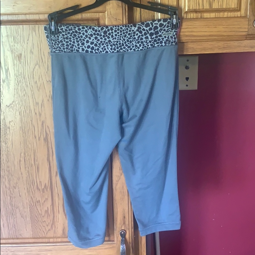 capris - Picture 2 of 5